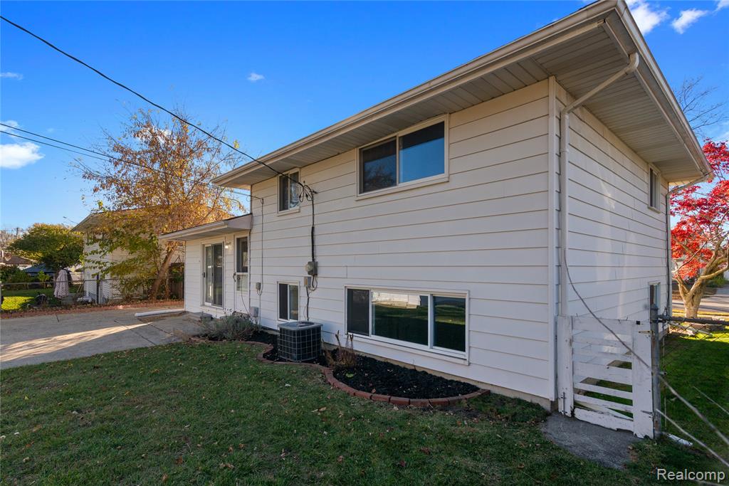 43606 Gainsley Drive, Sterling Heights, MI 48313 — Photo 23