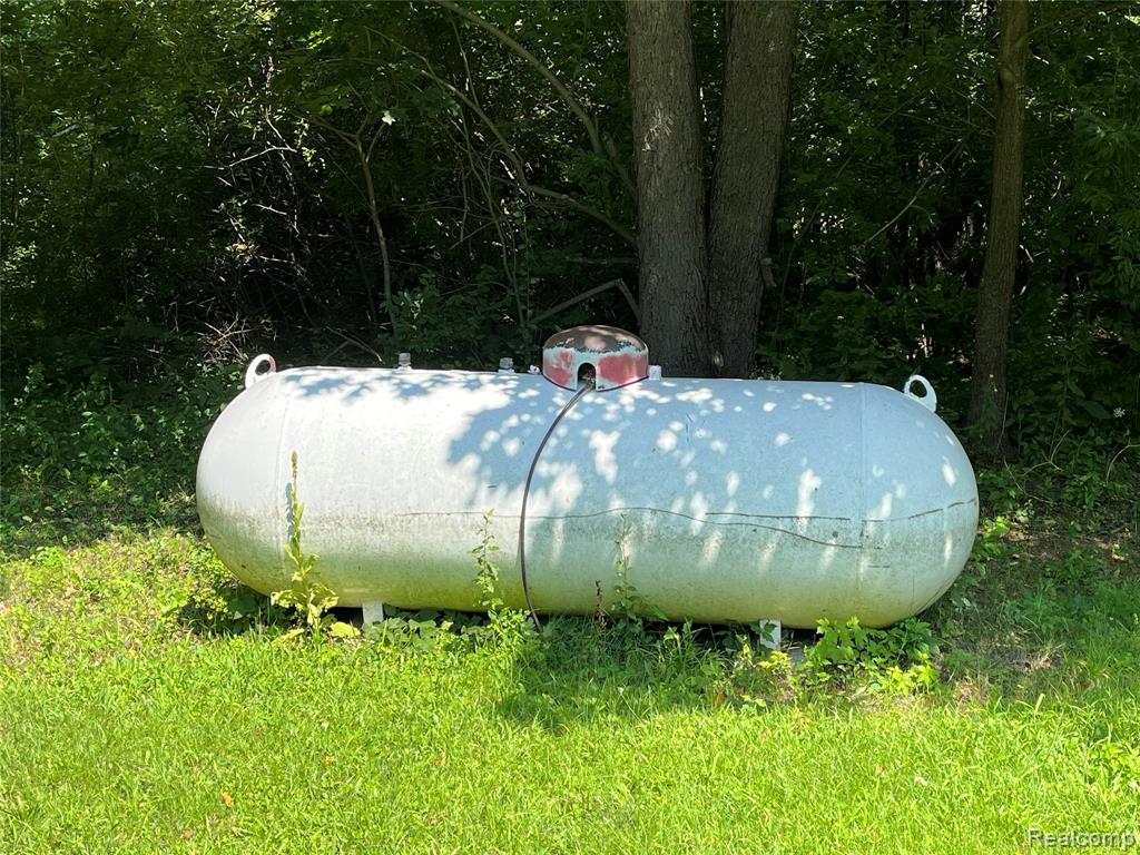 28524 Elwell Road, Belleville, MI 48111 — Photo 8
