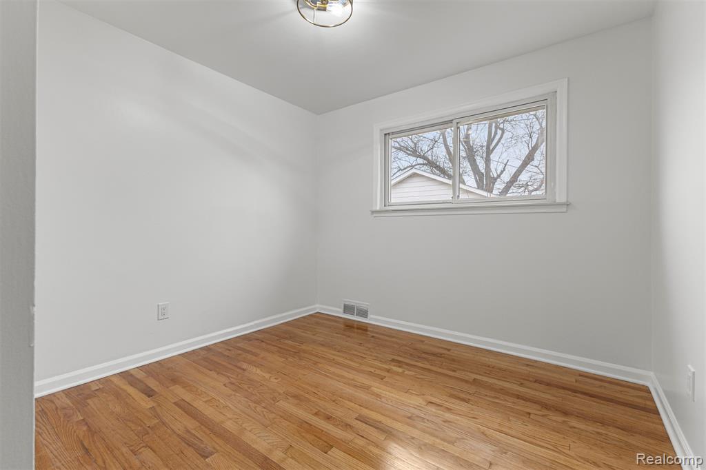 462 Clair Street, Garden City, MI — Photo 15
