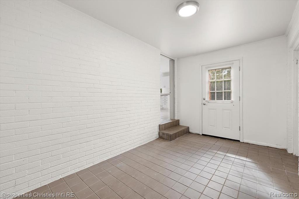 6030 Lahser Road, Bloomfield, MI — Photo 28