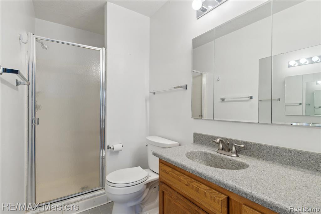 22571 Silver Creek Drive, 16, Woodhaven, MI 48183 — Photo 15
