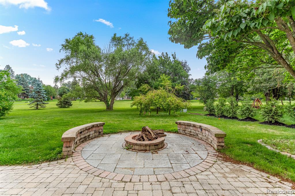 47553 TEN POINT Drive, Canton, MI 48187 — Photo 39