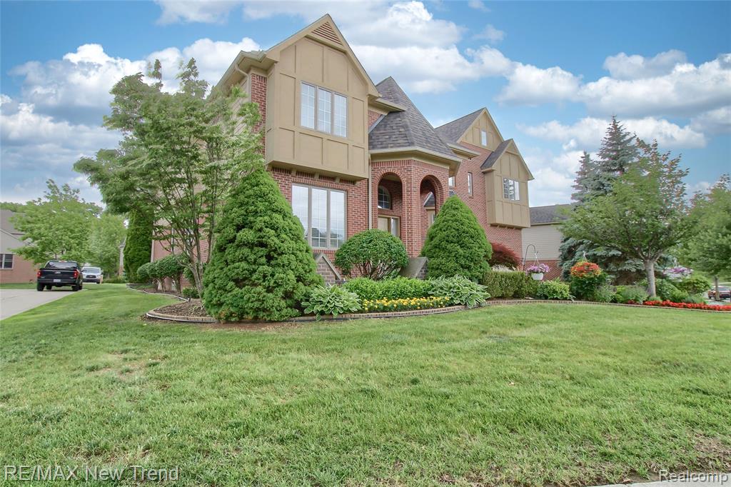 41672 Clemens Circle, Novi, MI 48377 — Photo 2