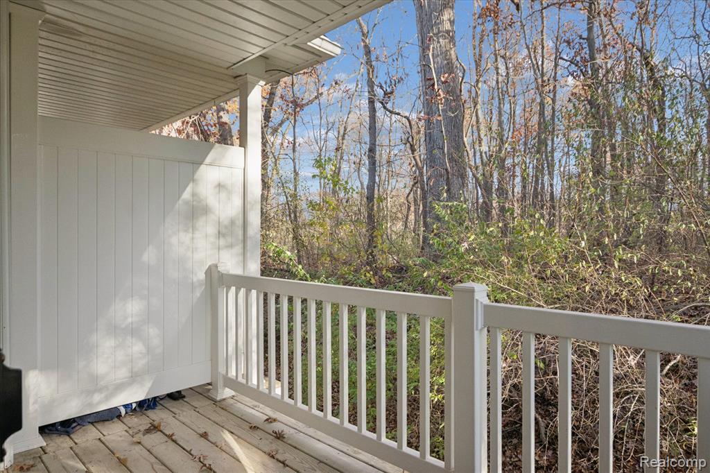 5585 Woodruff Shore Drive, Brighton, MI, 48116