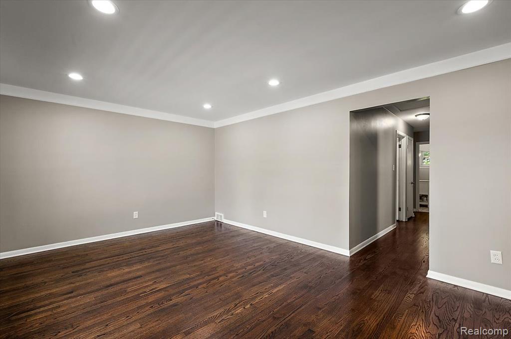 754 S Webik Avenue, Clawson, MI — Photo 30
