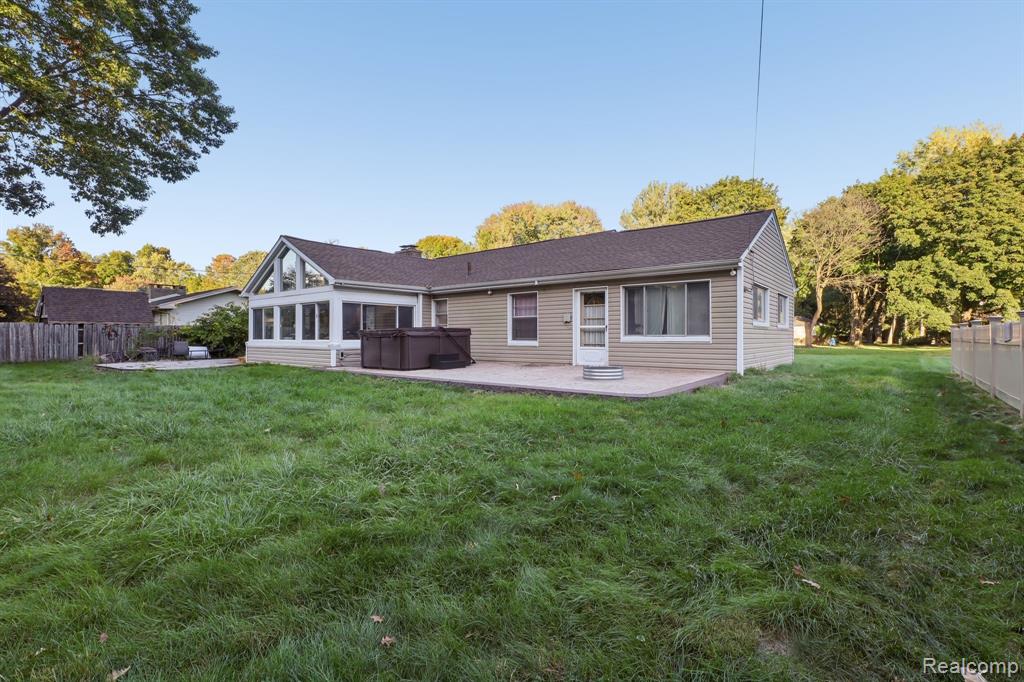 18111 Mayfield Street, Livonia, MI 48152