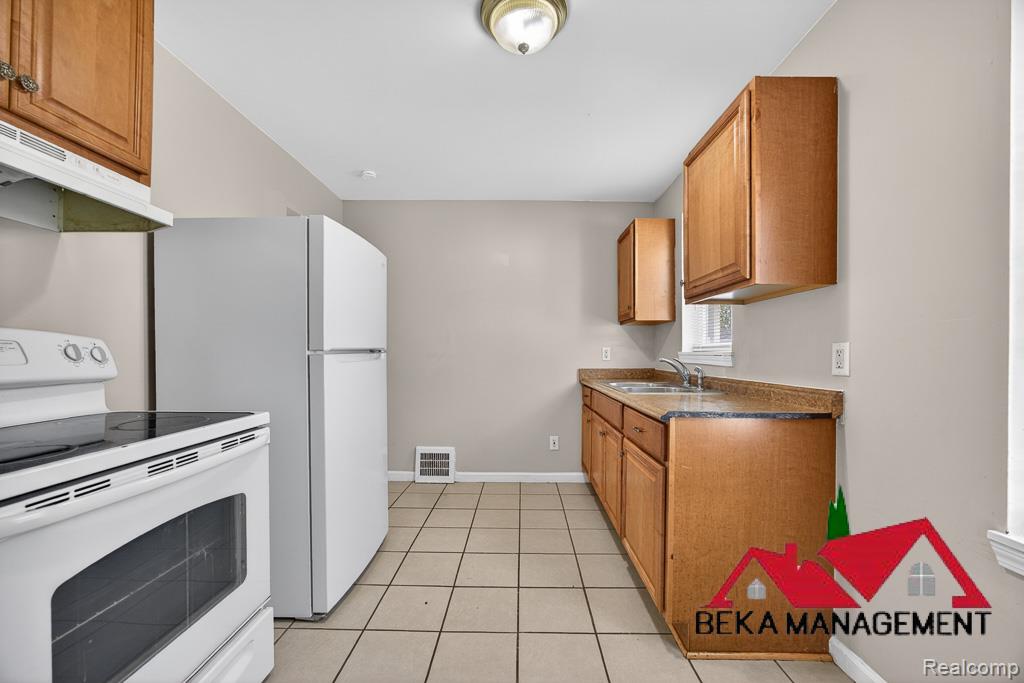 4924 Howe Road, Wayne, MI 48184 — Photo 8