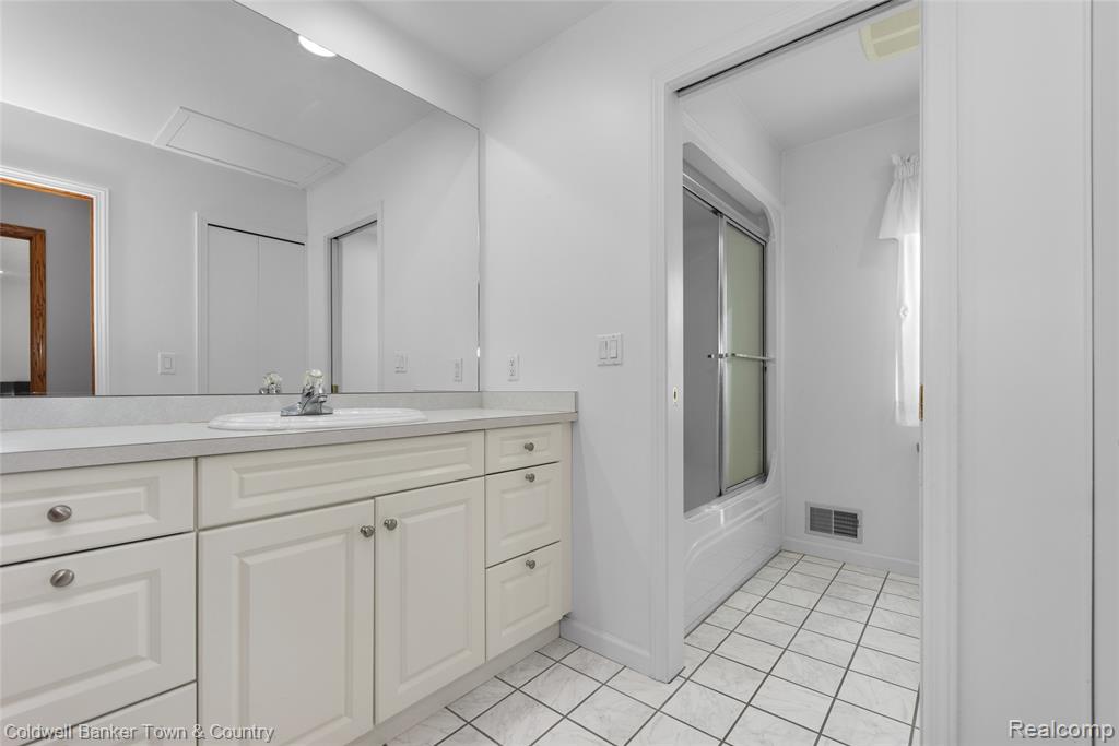 11535 Lancelot Lane, Pinckney, MI 48169 — Photo 56