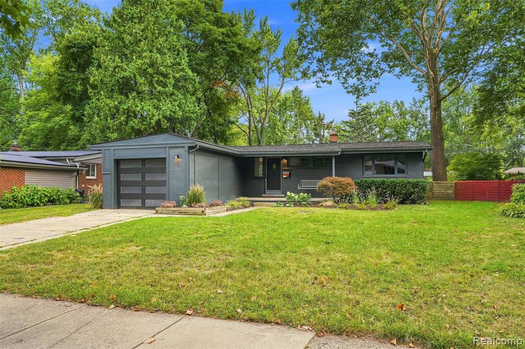 1011 Brooklawn Drive, Troy, MI 48084