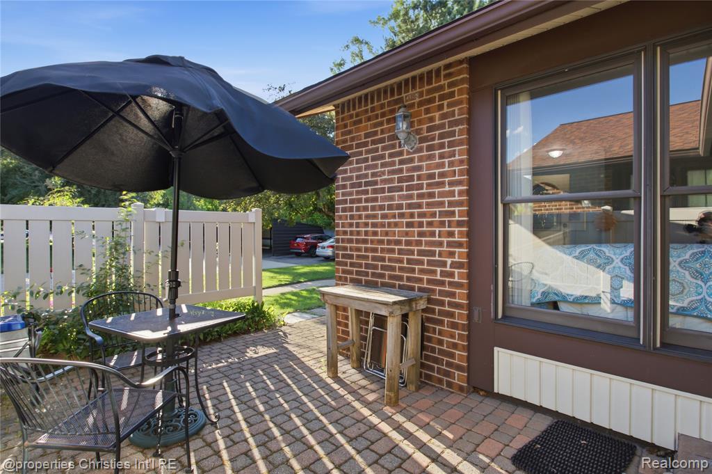 40556 Newport Drive, Plymouth, MI 48170 — Photo 25
