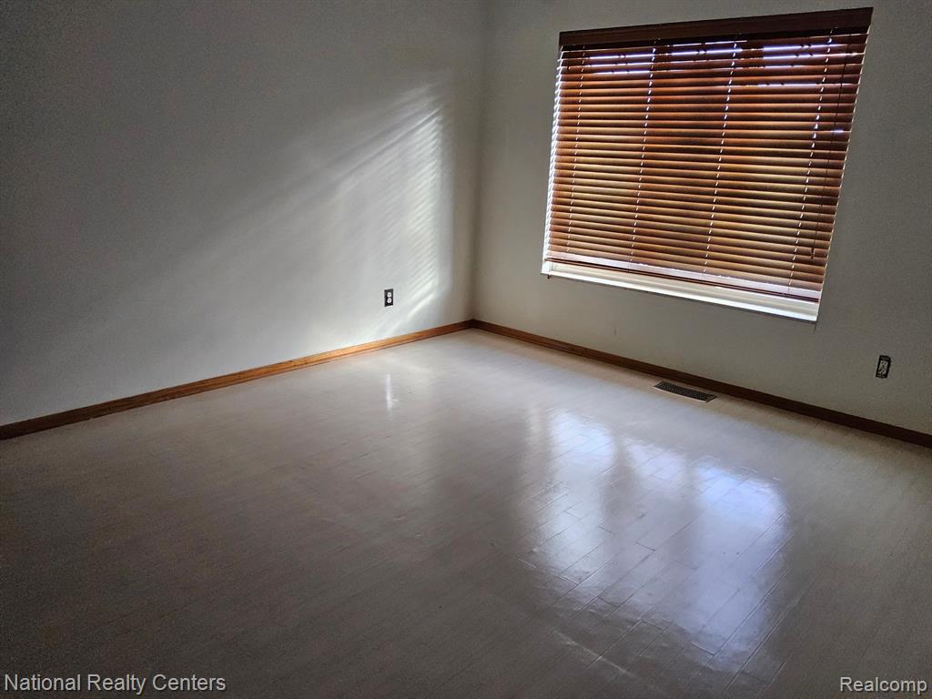 8676 Community Blvd Boulevard, Warren, MI 48093 — Photo 14