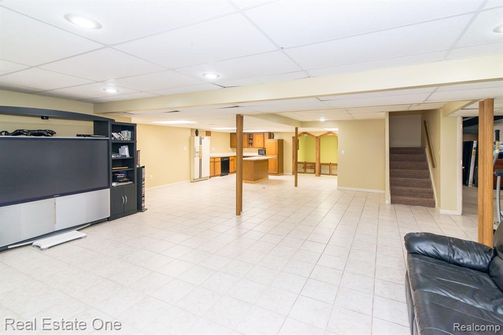 4088 PARKSTONE Court, Troy, MI 48098 — Photo 90
