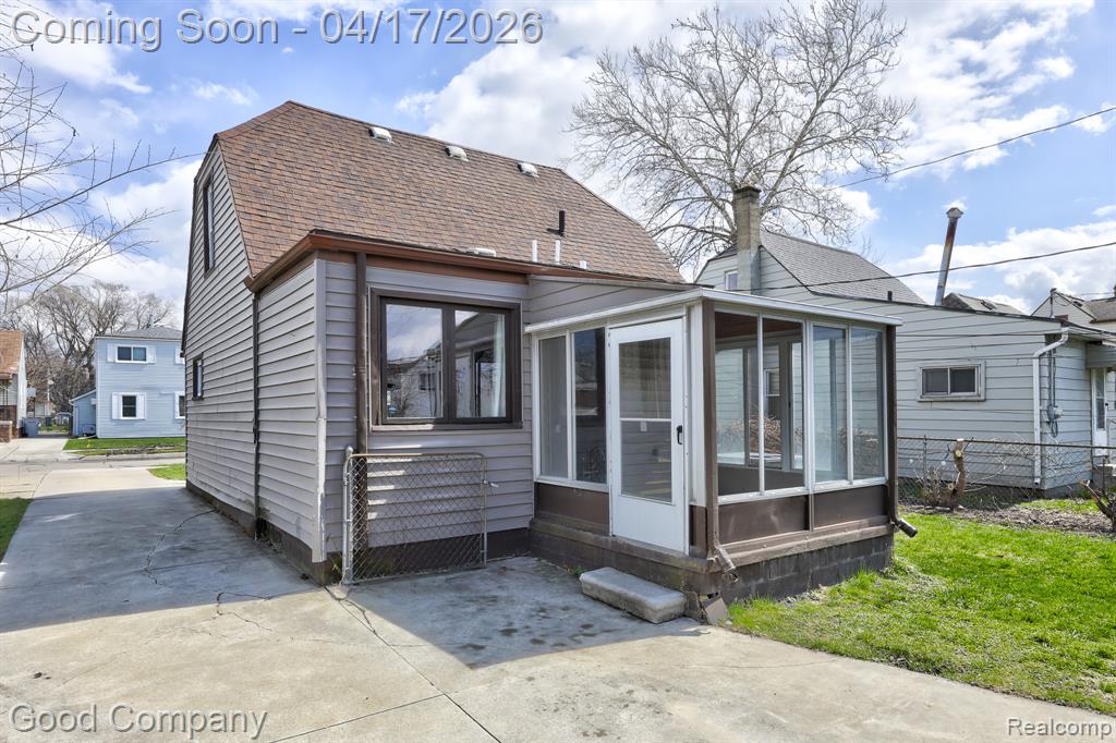 23067 Hazelwood Avenue, Hazel Park, MI 48030 — Photo 28