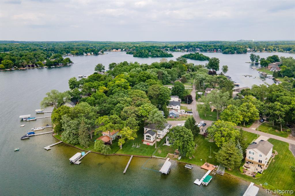 3831 Woodland Drive, Highland, MI 48356 — Photo 38