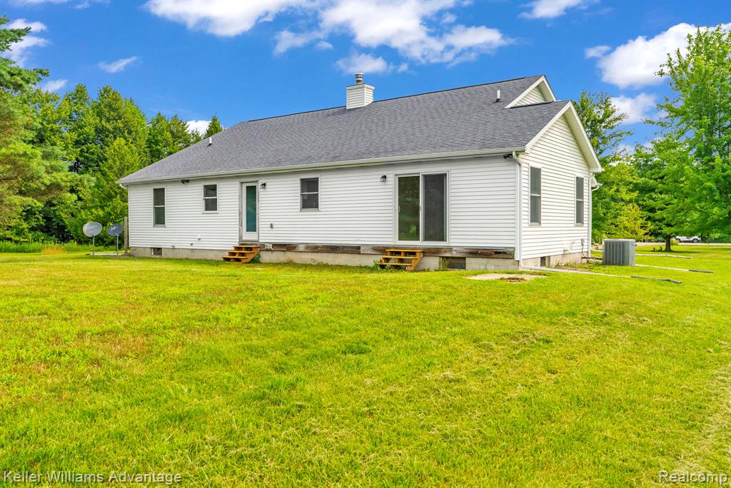 379 N Lakeshore Road, Port Sanilac, MI 48469 — Photo 2