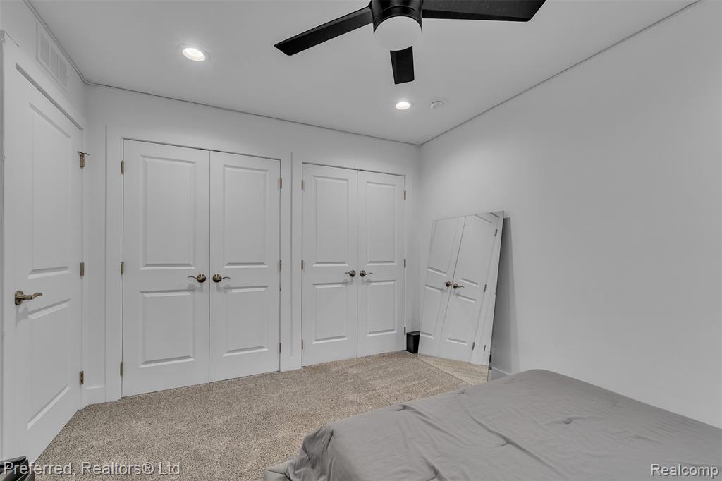 5264 Cooley Lake Road, Waterford, MI 48327 — Photo 43