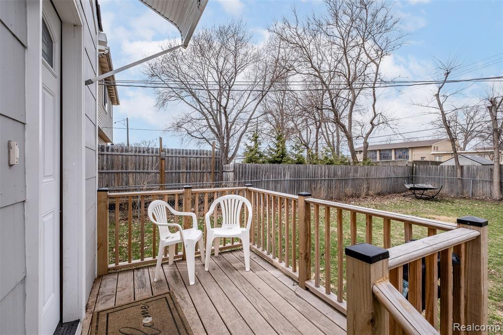 957 E Meyers Avenue, Hazel Park, MI 48030 — Photo 20
