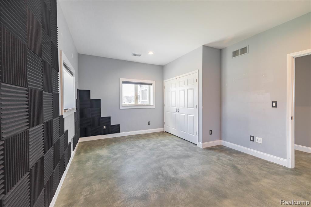 21527 Parke Lane, Grosse Ile, MI 48138 — Photo 29