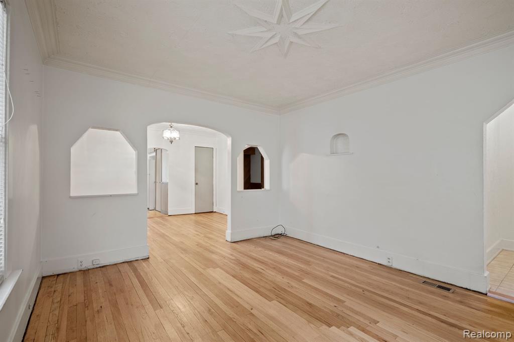 606 OAKLAND Avenue, Royal Oak, MI 48067 — Photo 11