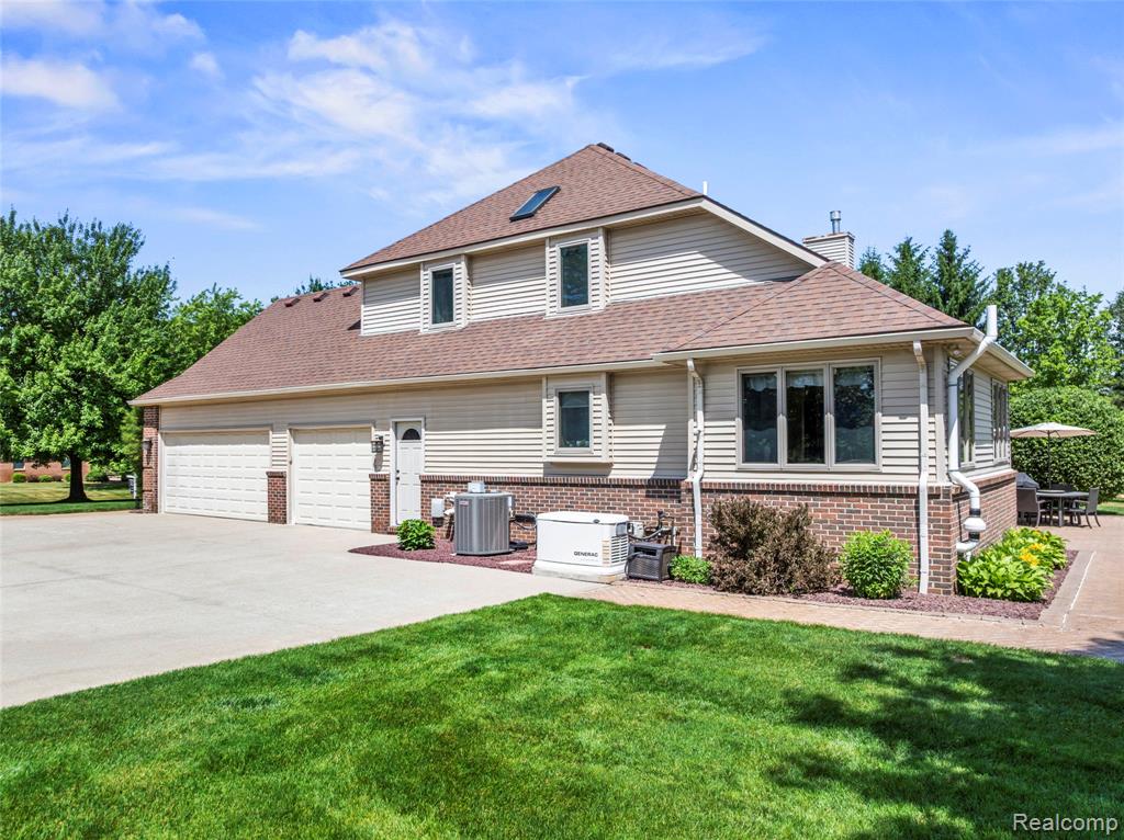 6541 E Ridge Court, Brighton, MI 48116 — Photo 48