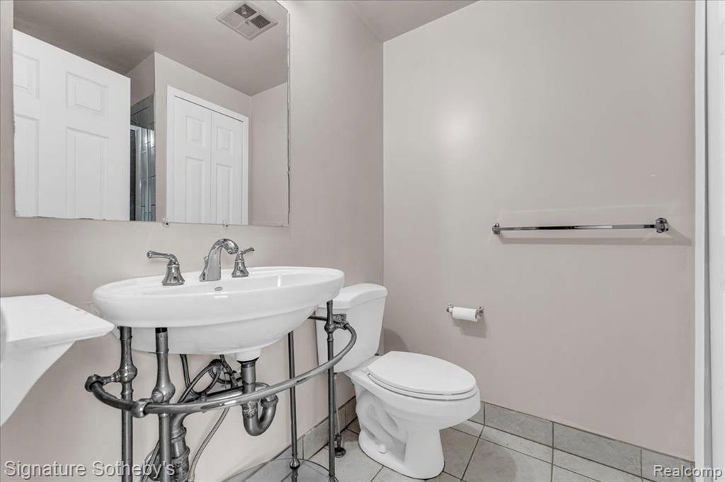 1598 BRENTWOOD Drive, Troy, MI 48098 — Photo 15
