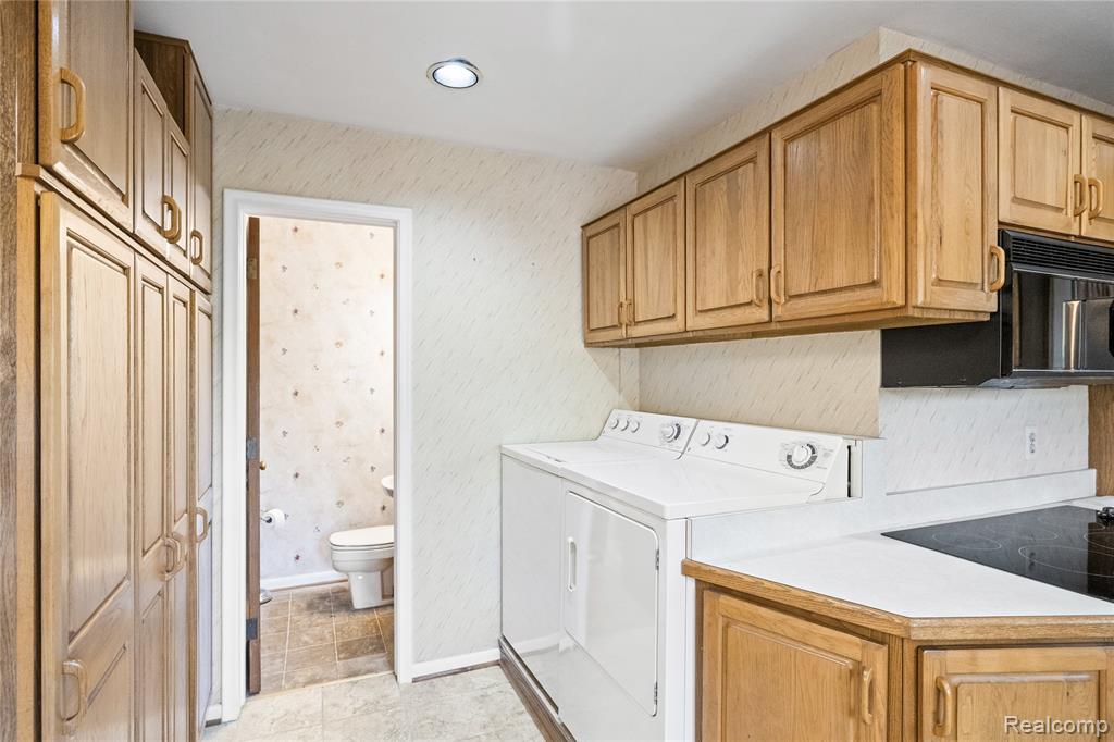 7250 Ten Hill Road, West Bloomfield, MI — Photo 13