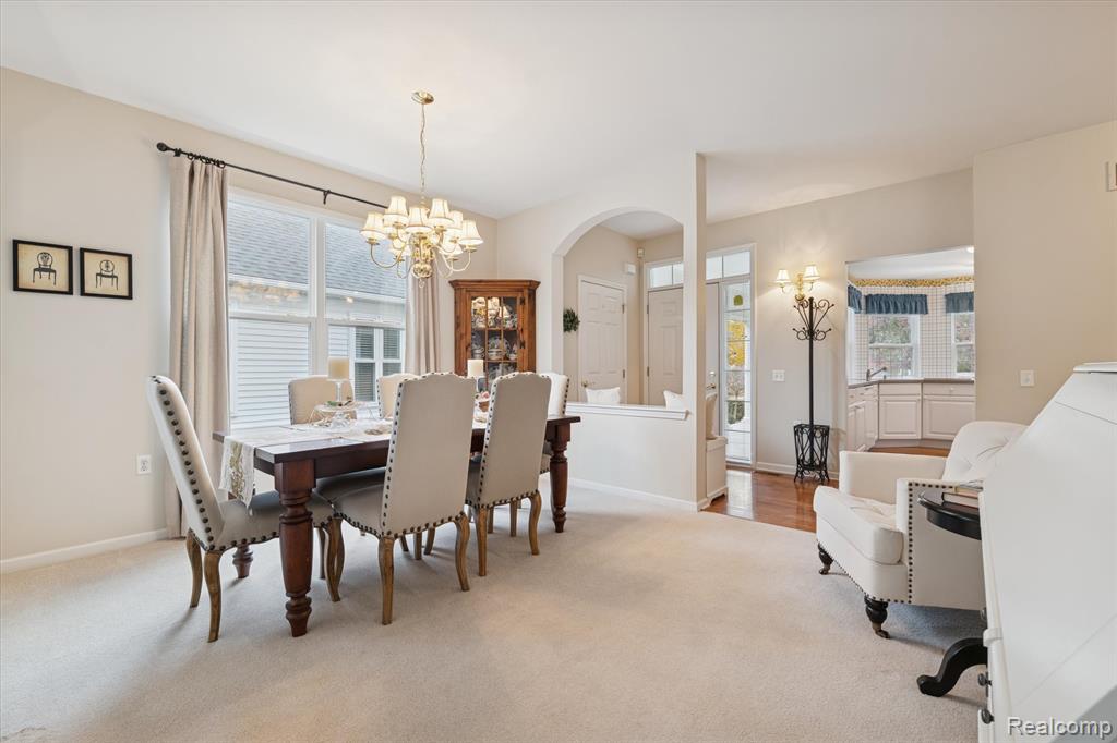 4035 Hillsdale Drive, Auburn Hills, MI 48326 — Photo 13