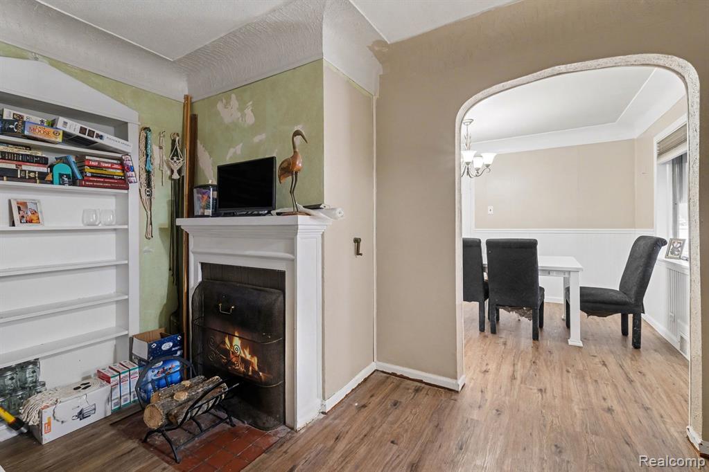 6272 W Court Street, Flint, MI 48532 — Photo 11