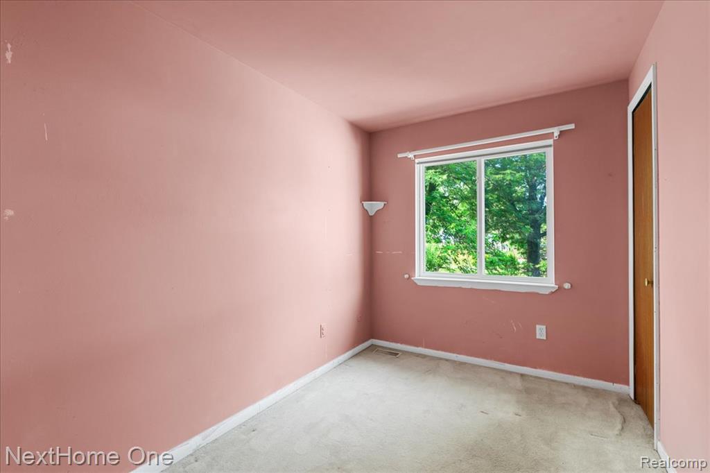 7469 LONGWORTH Drive, Brighton, MI 48116 — Photo 12