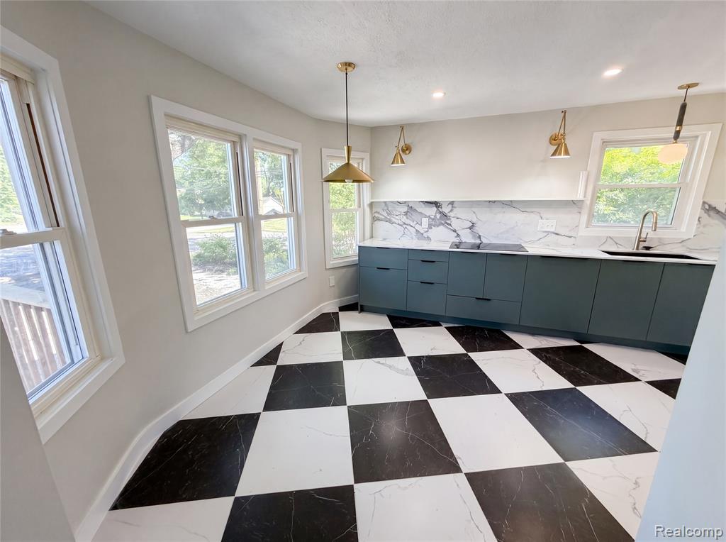 492 Algene Street, Lake Orion, MI 48362 — Photo 9