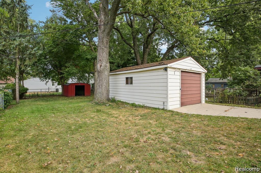 553 E Annabelle Avenue, Hazel Park, MI 48030 — Photo 15