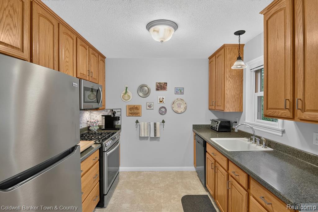 5619 Dogwood Street, Jackson, MI 49201 — Photo 13