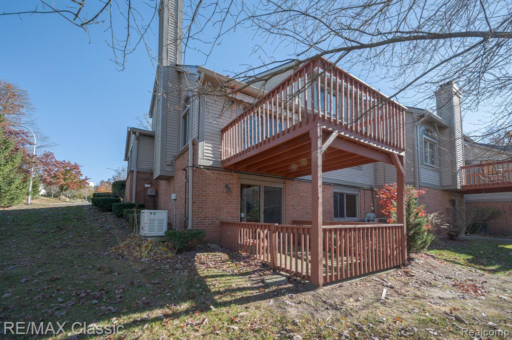 1049 ELMWOOD Drive, 13, Brighton, MI 48116 — Photo 3
