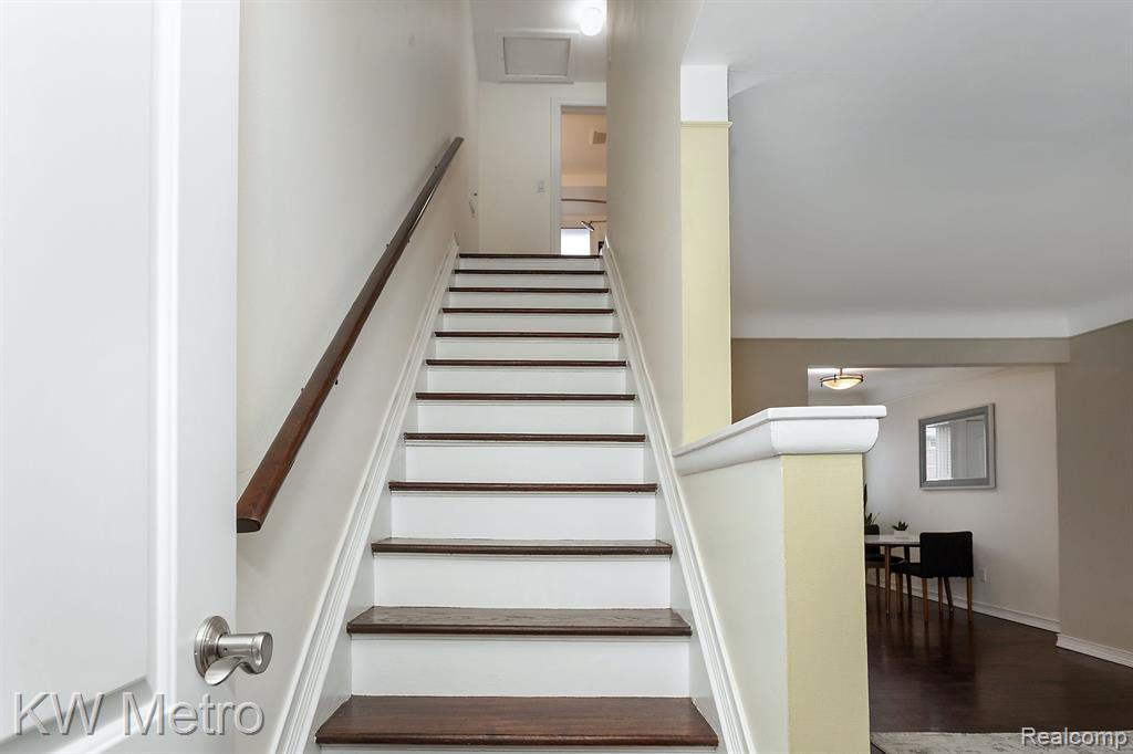 500 W HOUSTONIA Avenue, Royal Oak, MI 48073 — Photo 14