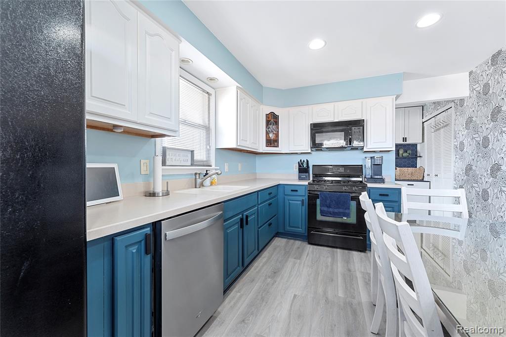 18055 Hinton Street, Riverview, MI 48193 — Photo 5