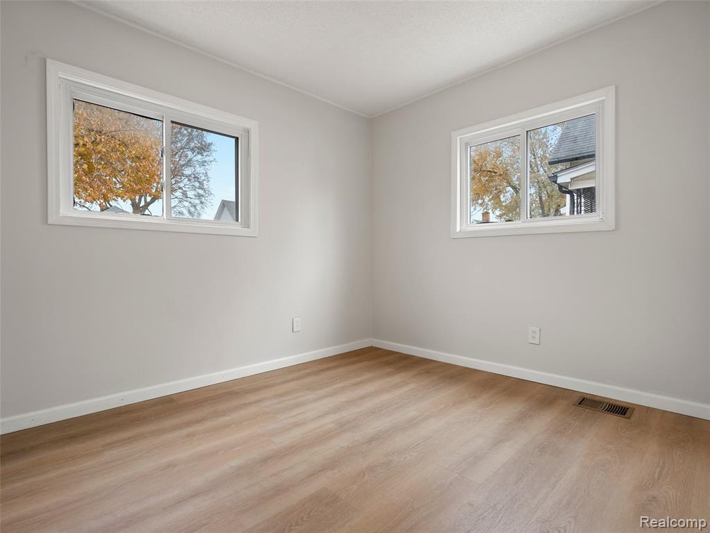 130 Meadle Street, Mount Clemens, MI 48043 — Photo 12