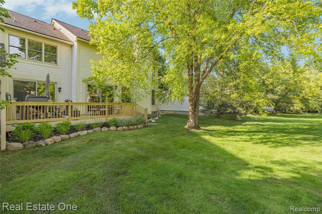 7105 Winding Brook Court, West Bloomfield, MI — Photo 13