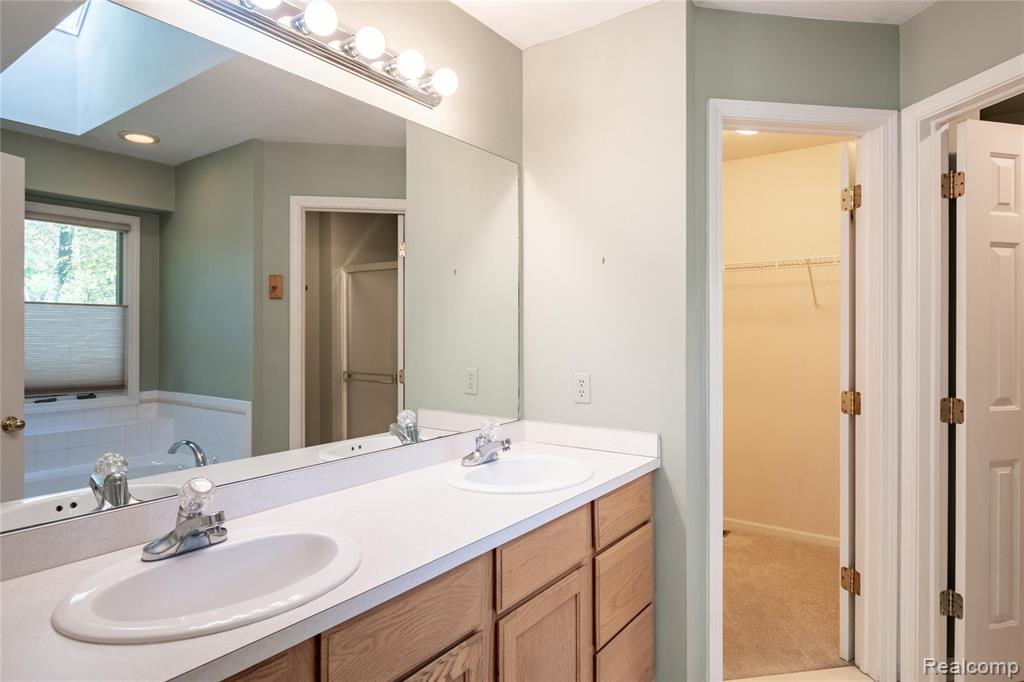 11410 Tall Shadows Court, Pinckney, MI 48169 — Photo 21