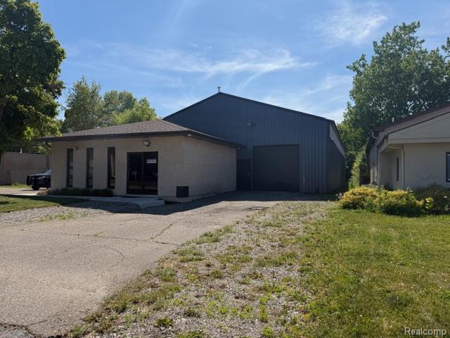 3328 Associates Drive, Burton, MI 48529