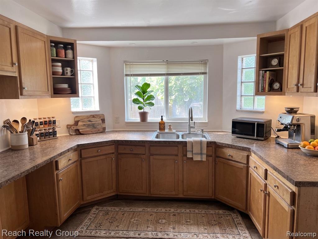 4331 Balfour Road, Detroit, MI 48224 — Photo 8
