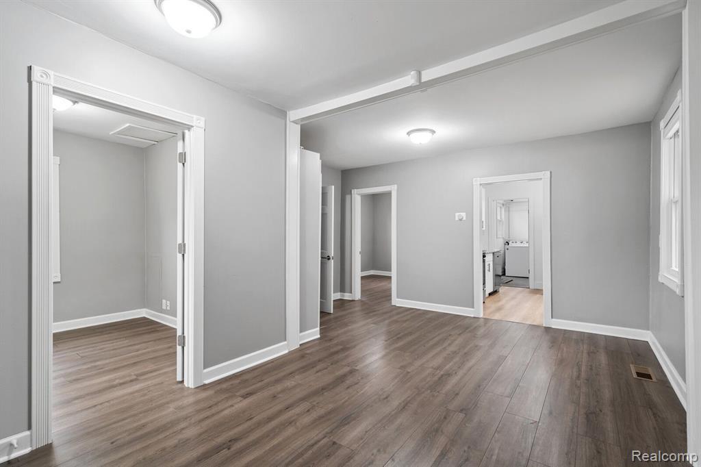 8624 RUSSELL Street, Shelby Twp, MI 48317 — Photo 5