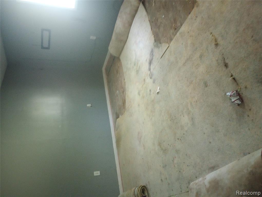 8481 E Outer Drive, Detroit, MI 48213 — Photo 5