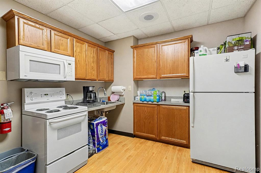 4705 Towne Centre Road, 304, Saginaw, MI 48604 — Photo 14