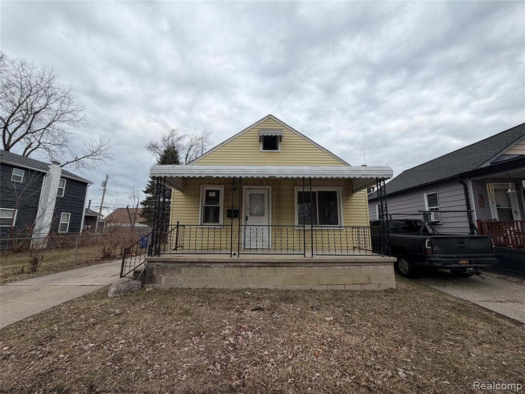 8249 Packard Avenue, Warren, MI 48089 — front exterior