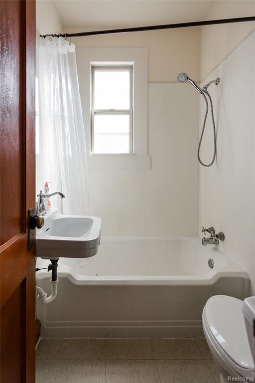 5045 Caniff Street, Hamtramck, MI 48212 — Photo 12