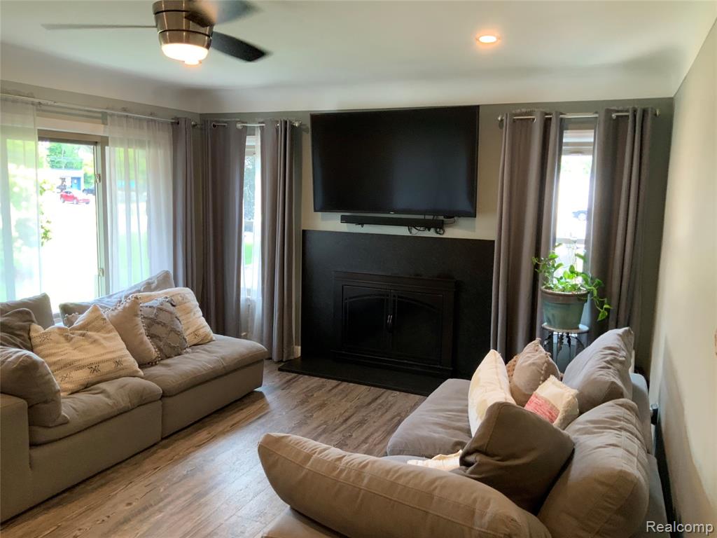 8949 Roslyn Street, Livonia, MI 48150 — Photo 19