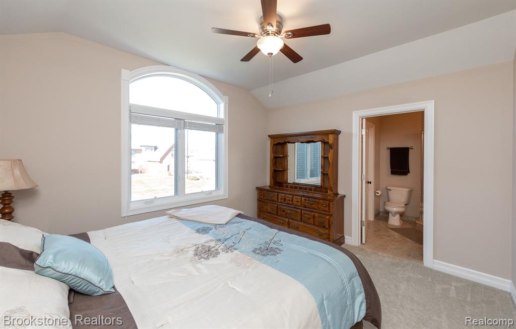 897 MOLDOVIA Drive, White Lake, MI — Photo 30