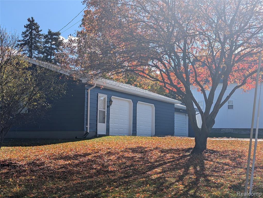 6353 Perry Road, Grand Blanc, MI 48439 — Photo 8