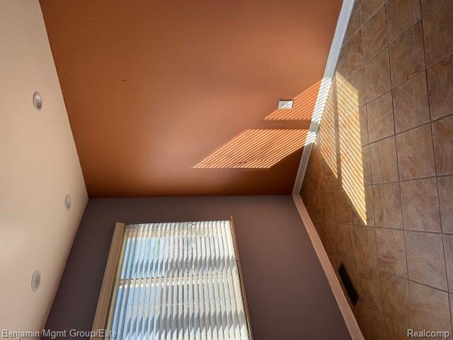 7 Hampton Towne Street, 7, Southfield, MI 48075 — Photo 13