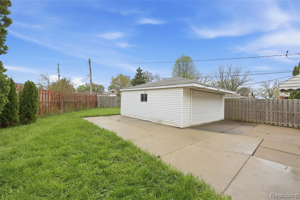 24920 Star Valley Drive, Saint Clair Shores, MI 48080 — Photo 38